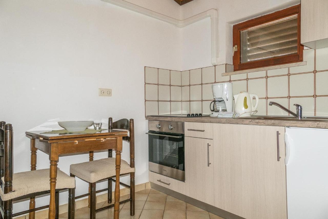 Apartments Pahljina Palit Bagian luar foto